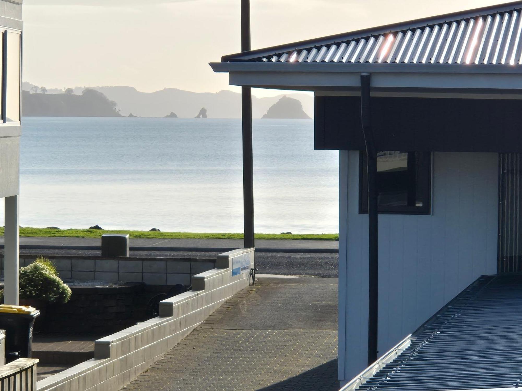 Blue Marlin Apartments Whitianga Exterior photo