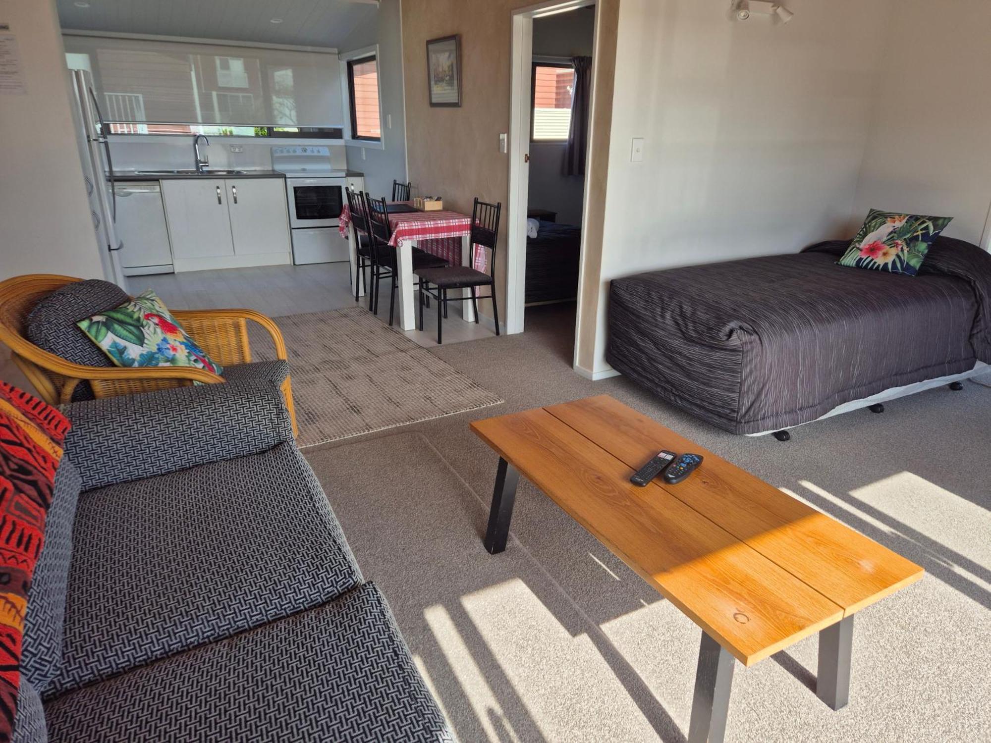 Blue Marlin Apartments Whitianga Exterior photo