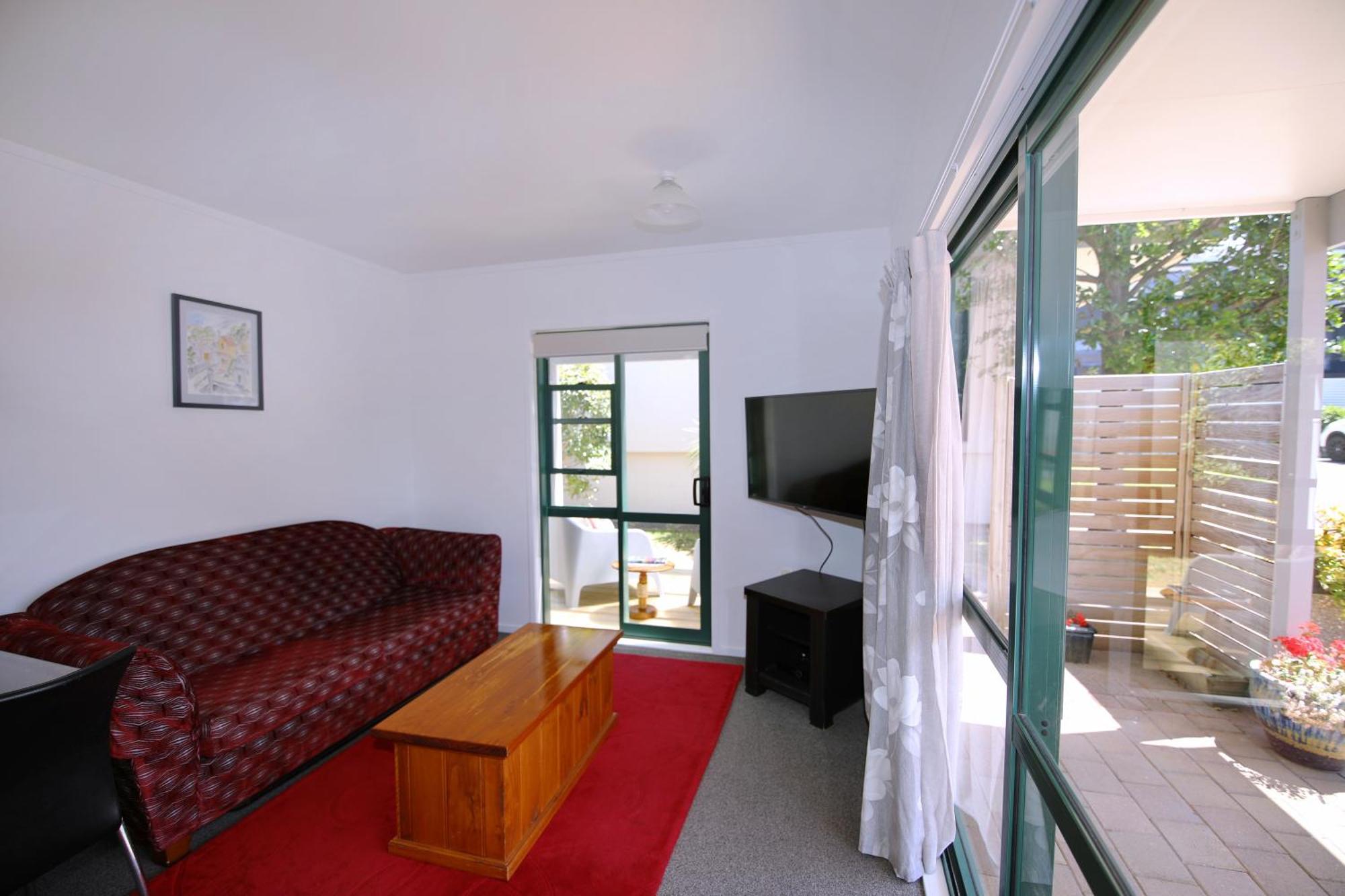 Blue Marlin Apartments Whitianga Exterior photo