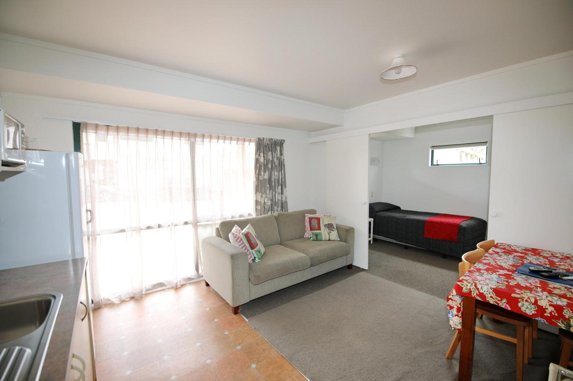 Blue Marlin Apartments Whitianga Exterior photo