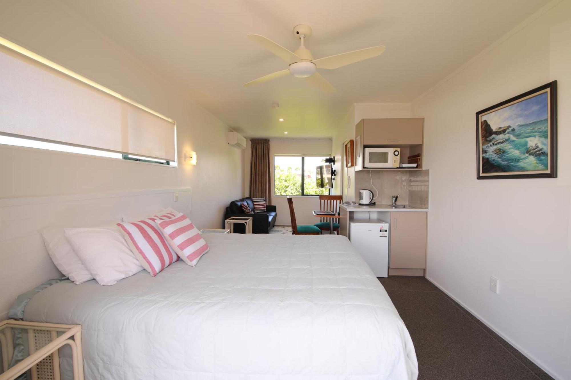 Blue Marlin Apartments Whitianga Exterior photo
