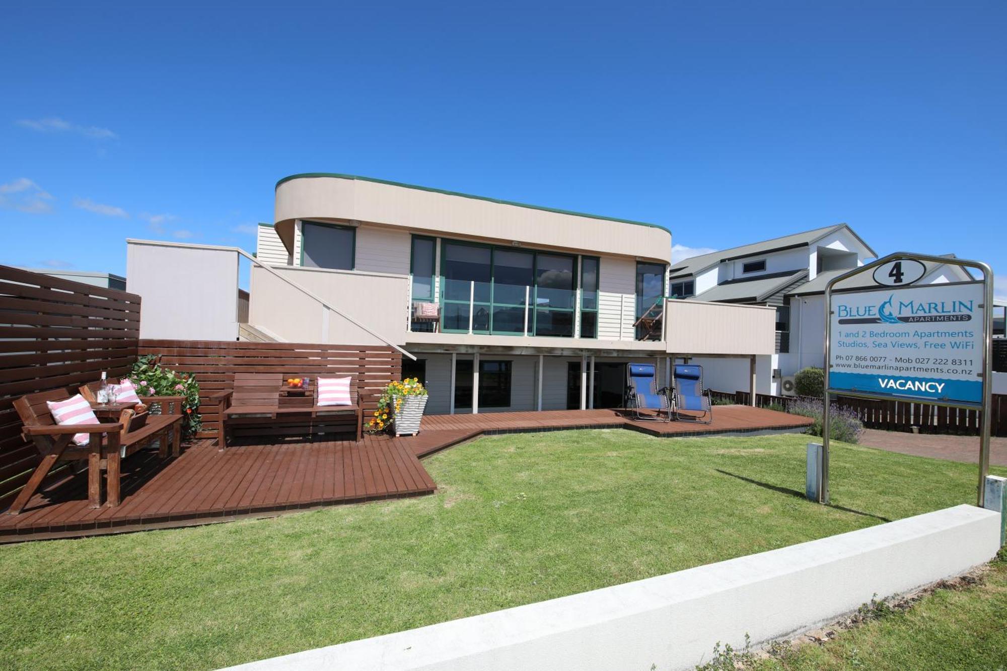 Blue Marlin Apartments Whitianga Exterior photo