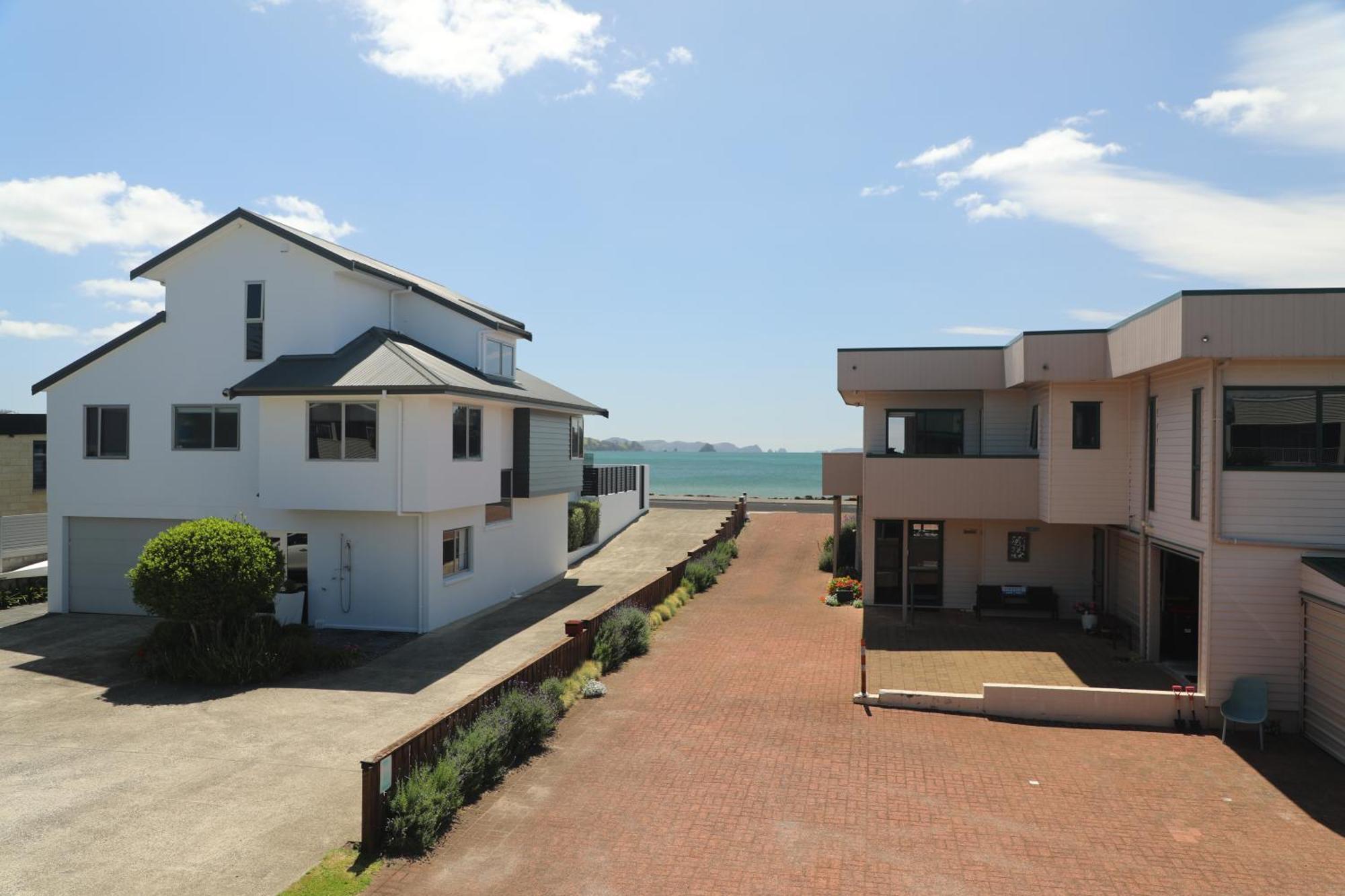 Blue Marlin Apartments Whitianga Exterior photo