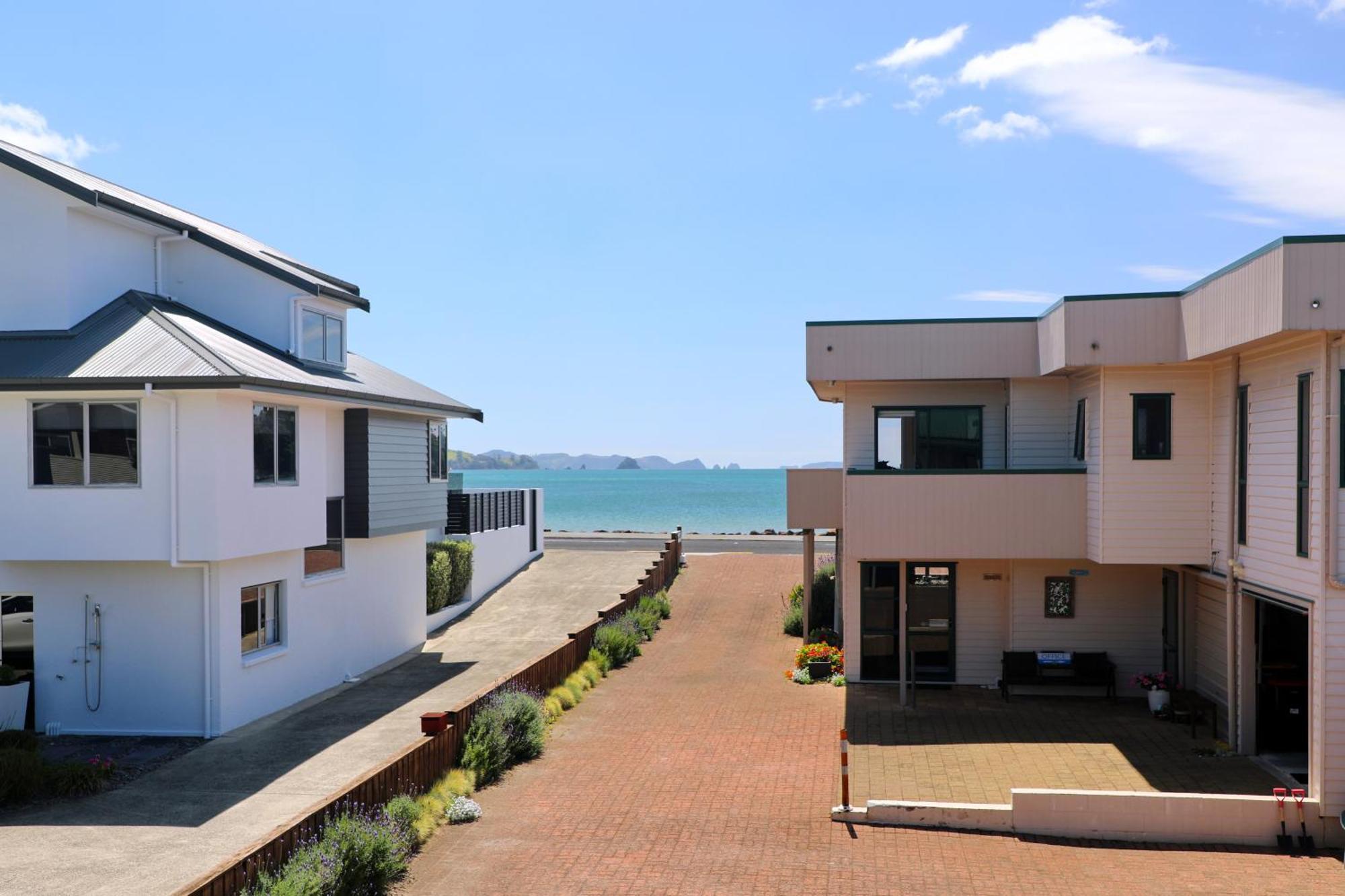 Blue Marlin Apartments Whitianga Exterior photo