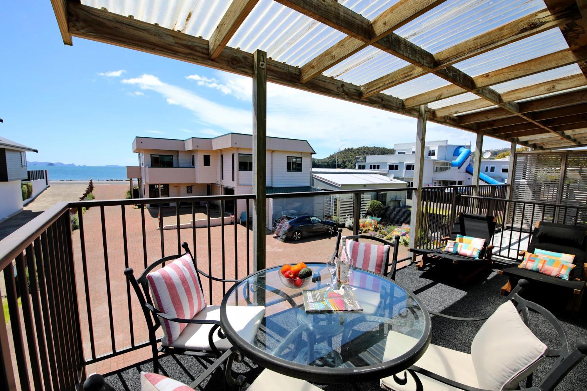 Blue Marlin Apartments Whitianga Exterior photo
