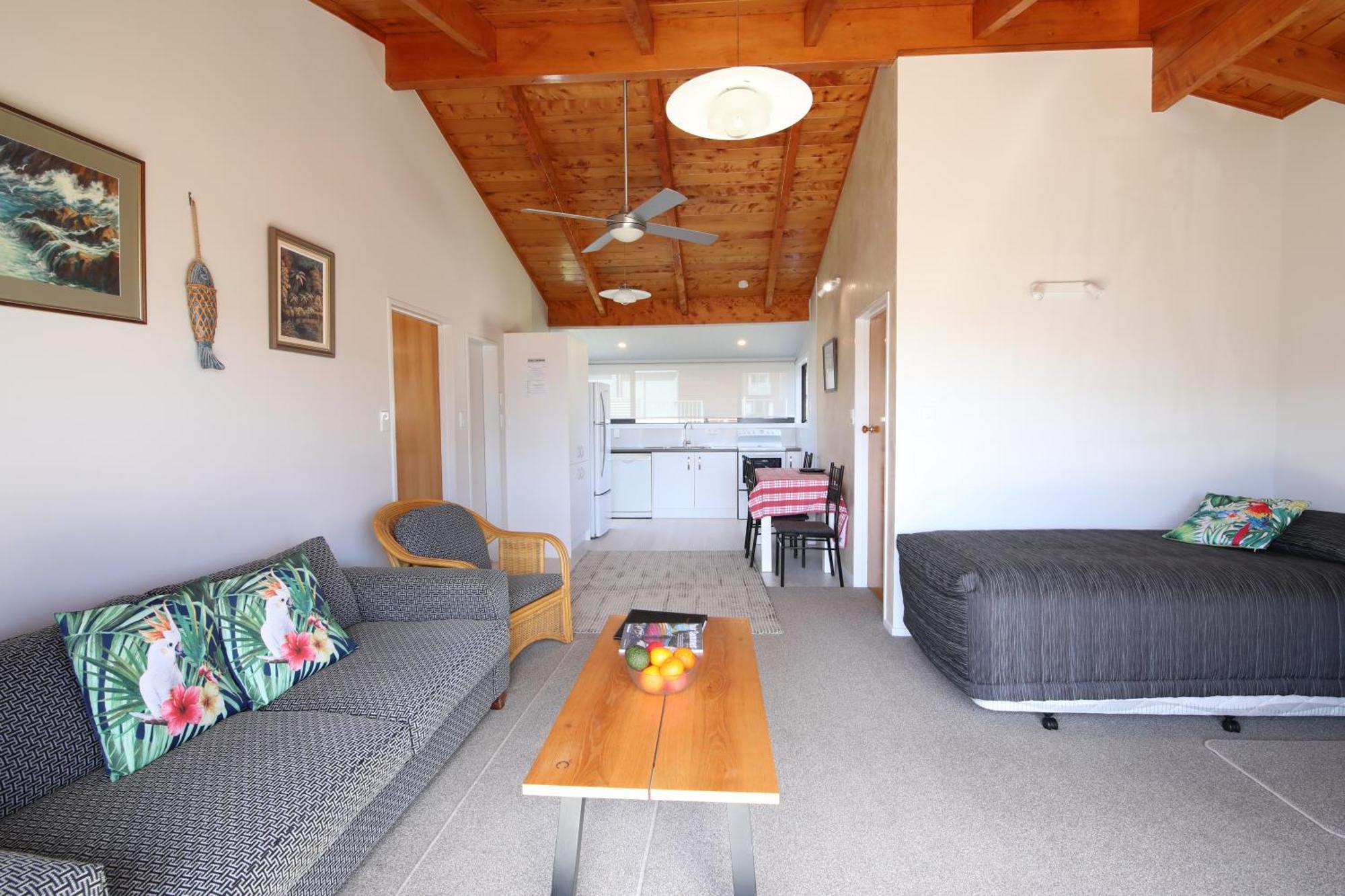 Blue Marlin Apartments Whitianga Exterior photo