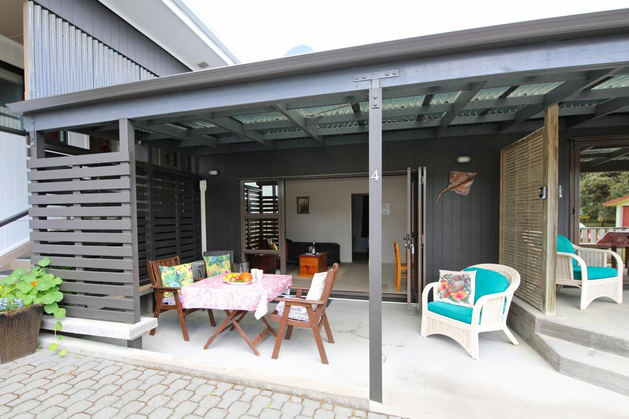 Blue Marlin Apartments Whitianga Exterior photo