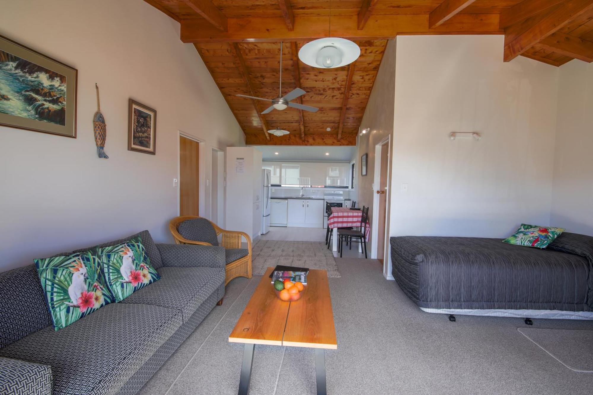 Blue Marlin Apartments Whitianga Exterior photo